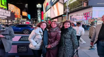 نجوم السينما المصرية إلهام شاهين وليلى علوي ولبلبة يتجولن في شوارع نيويورك ضمن نشاطات ثقافية وفنية